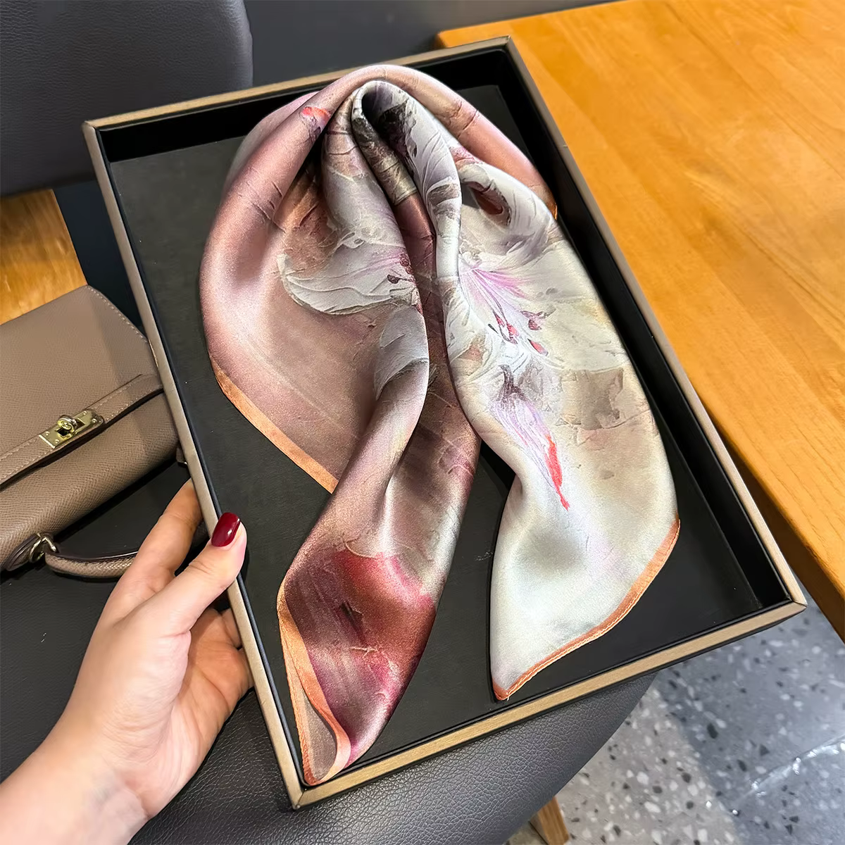 Foulard carré en soie véritable pour femme