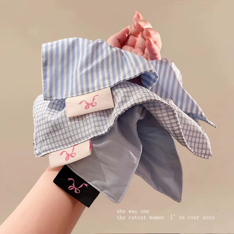 Élastique à cheveux carré à rayures bleues