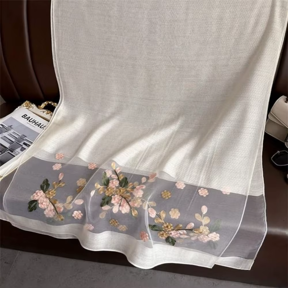 Écharpe en soie brodée florale élégante pour femme