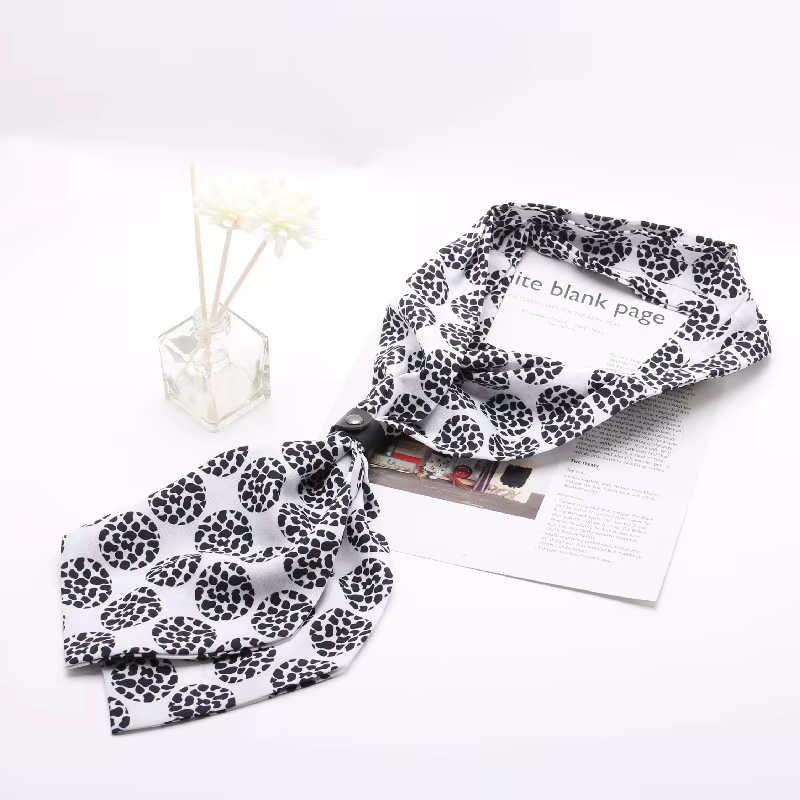 Foulard carré en soie blanche pour hommes