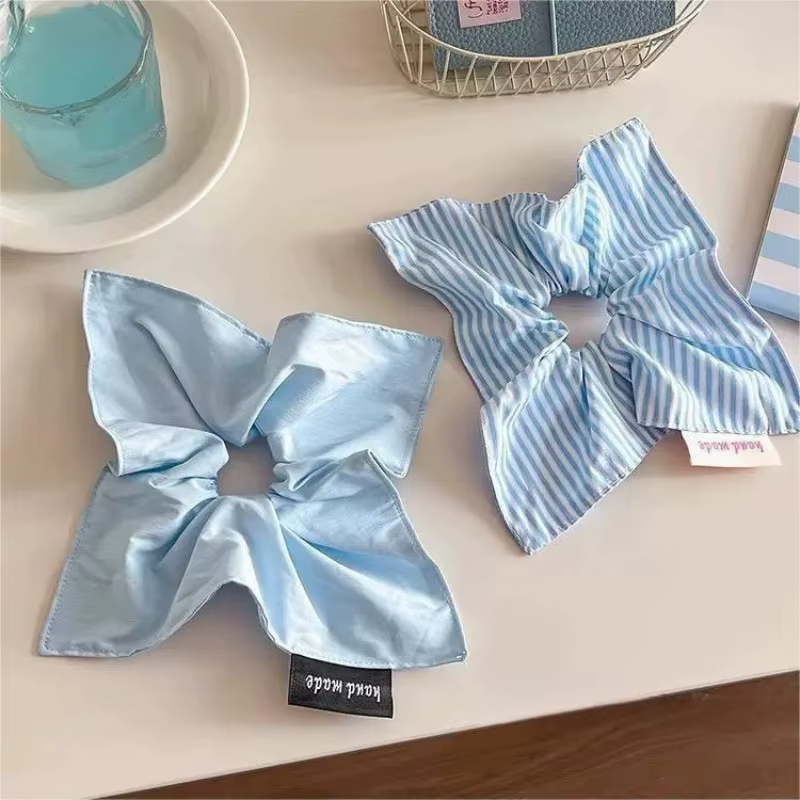 Élégant foulard carré en coton doux rayé bleu et blanc