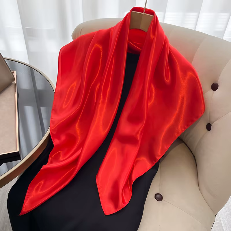 2025 nouvelle couleur unie mode élégant châle carré écharpe pour les femmes été protection solaire Hijab foulard femme enveloppes Bandana