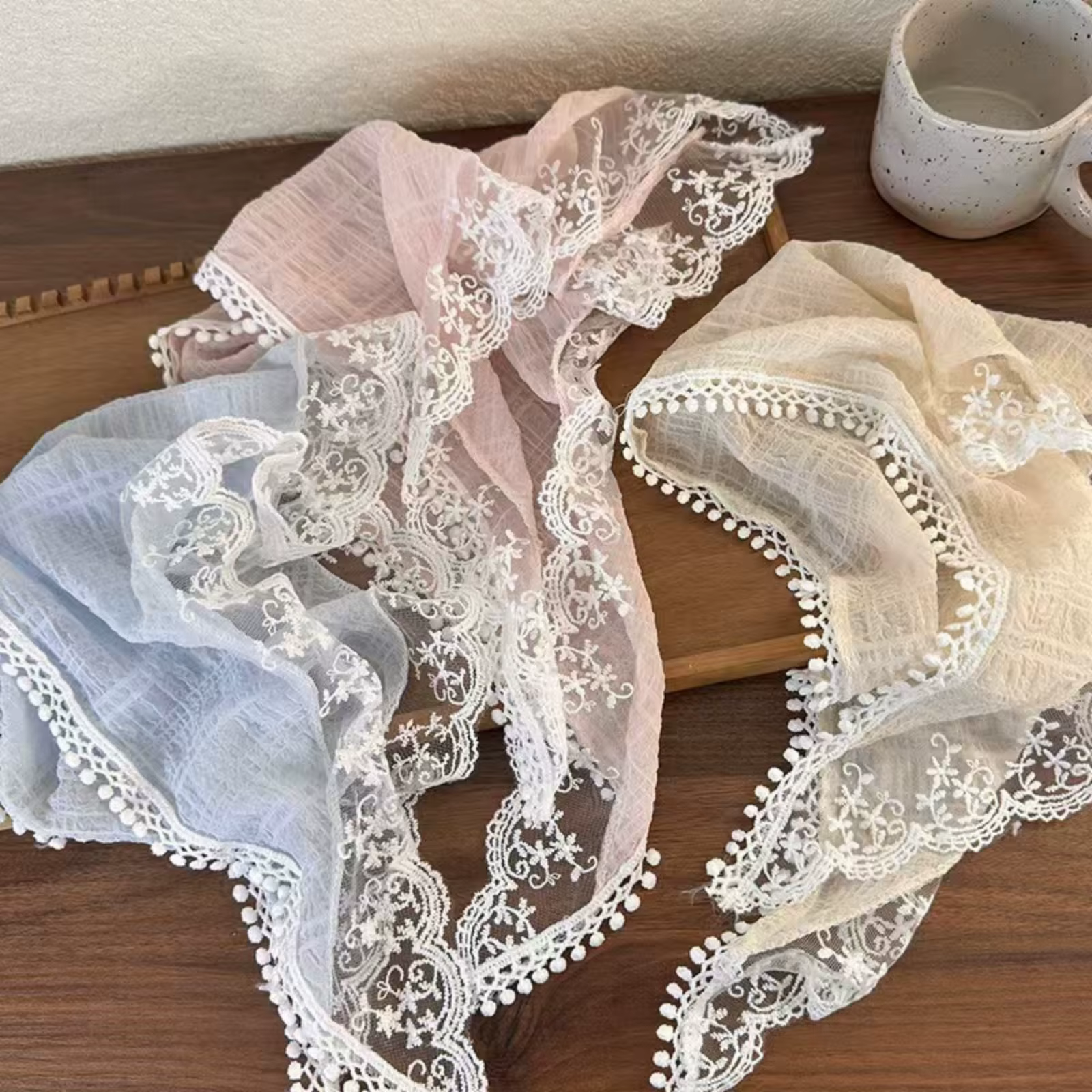 1PC Foulard triangulaire en dentelle pour femme
