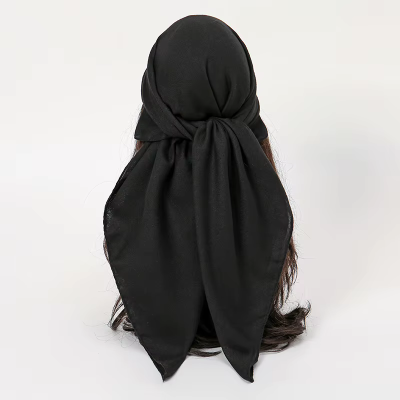 Foulards carrés de couleur unie pour femmes