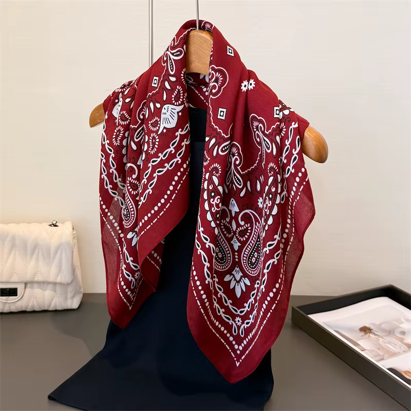 Foulard carré de luxe en forme de cajou pour femmes
