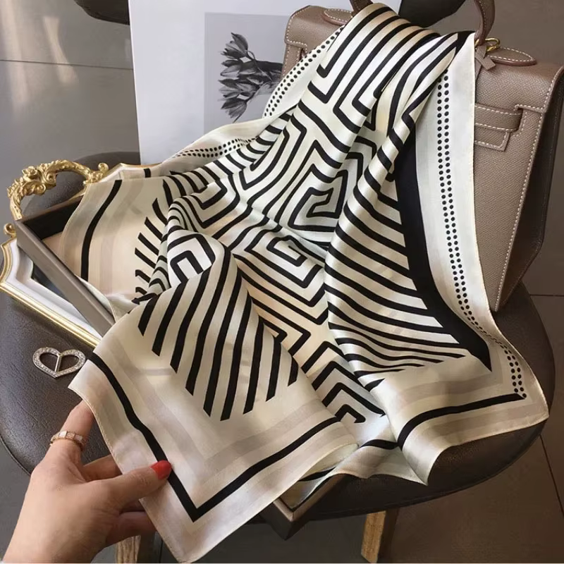 Foulard carré 100% soie véritable pour femmes