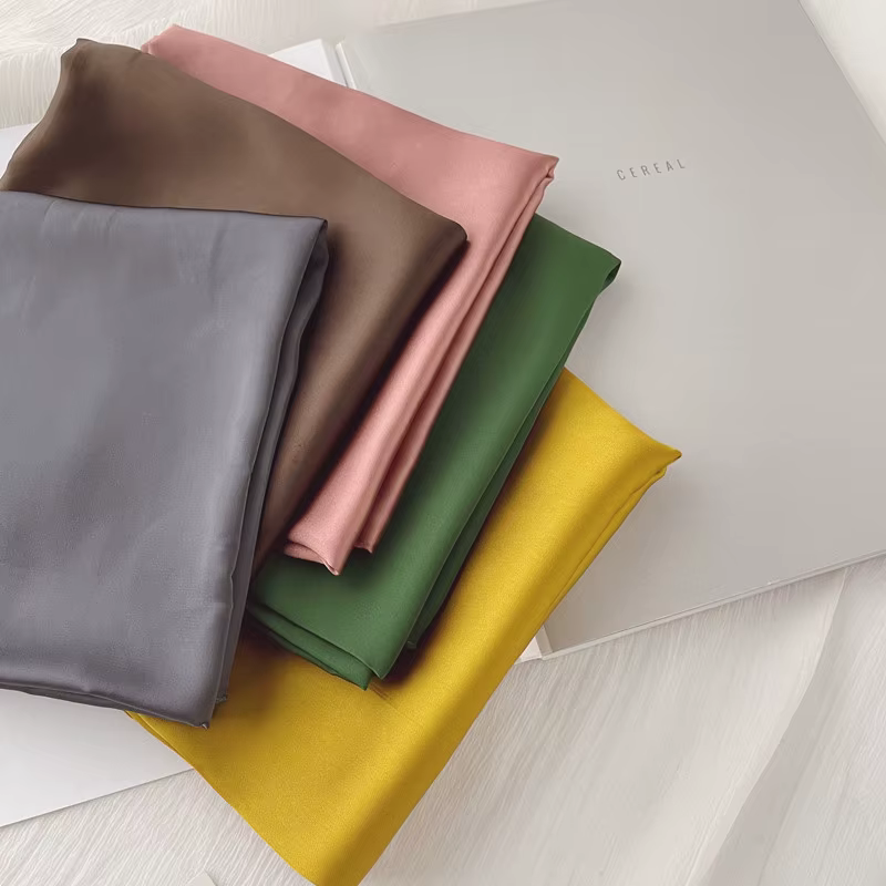 Nouveau 70*70 cm Foulard carré en soie femmes doux Satin bandeau