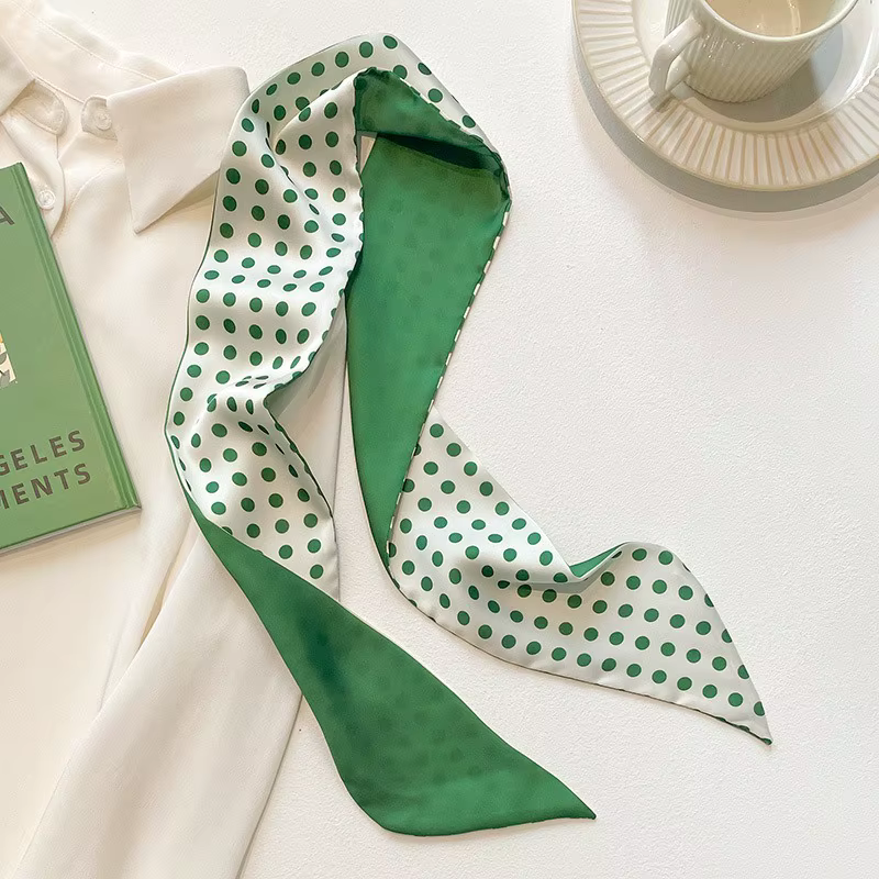 Écharpe longue et fine en satin vert pour femme