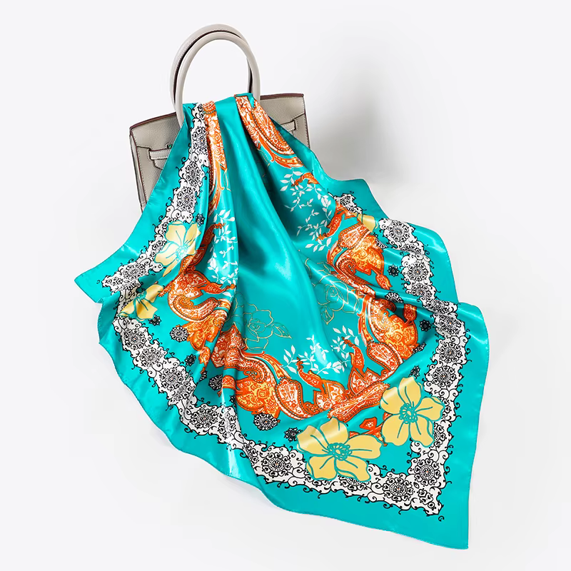 Foulard carré en soie pour femmes