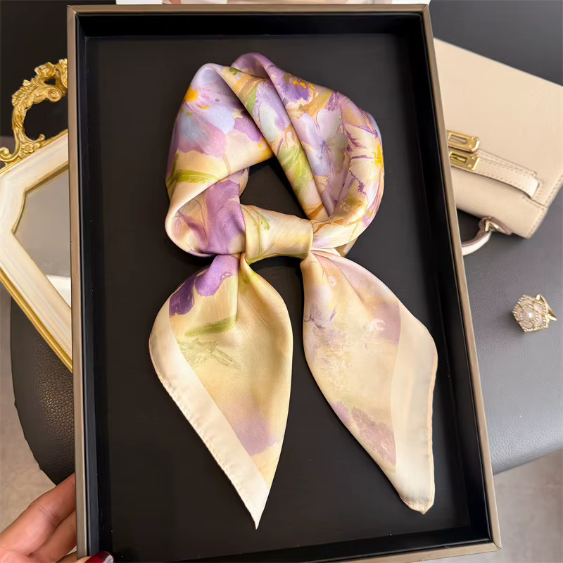Nouveau Foulard Carré en Soie pour Femme