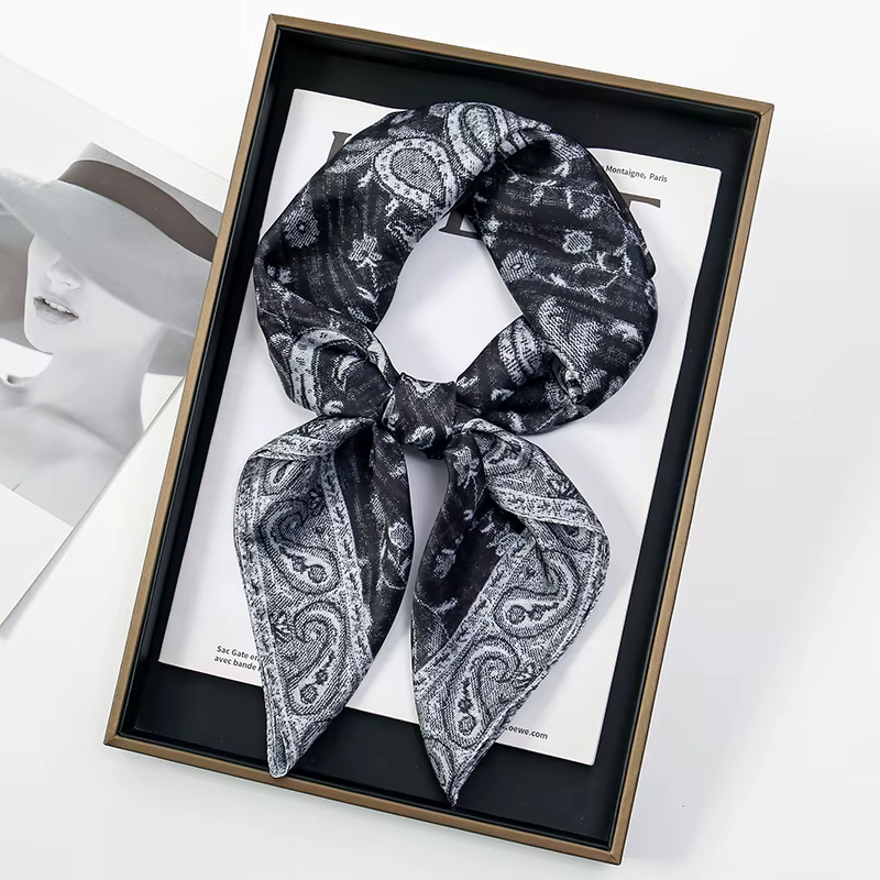 Foulard en soie de luxe 70*70cm carré rétro imprimé Paisley femmes châle bandeau petites foulards pour cheveux femme mouchoir Hijab