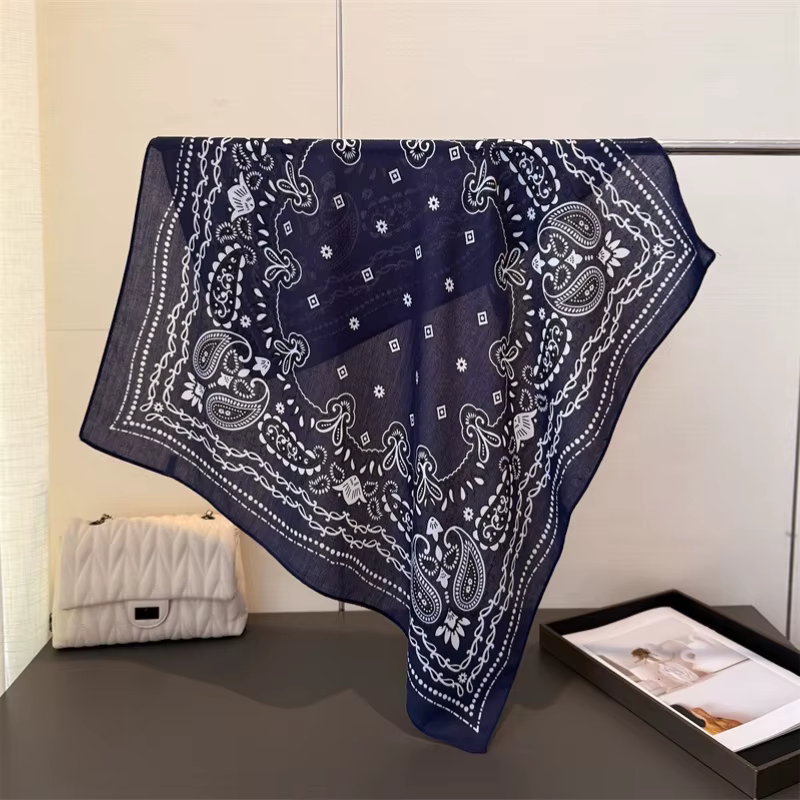 Foulard carré de luxe en forme de cajou pour femmes
