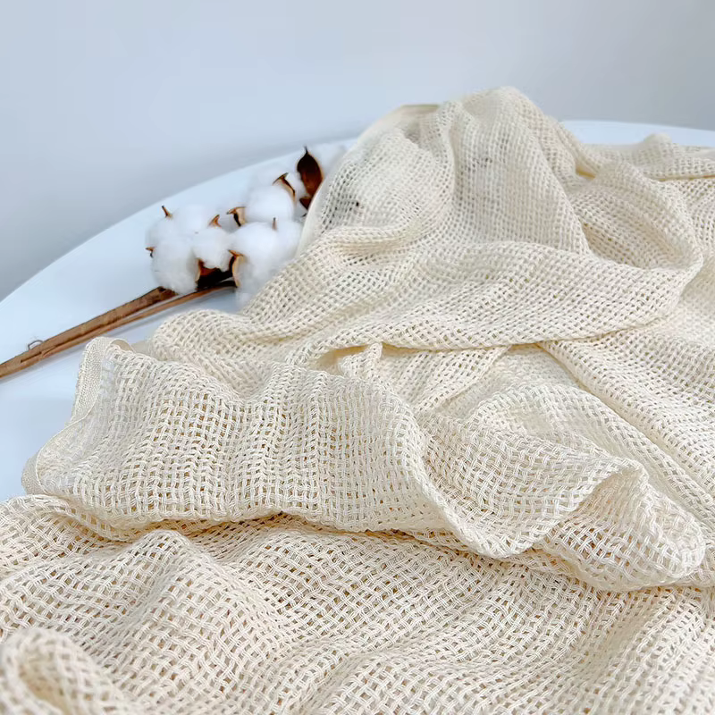 Écharpe évidée pour femme, design doux, mode