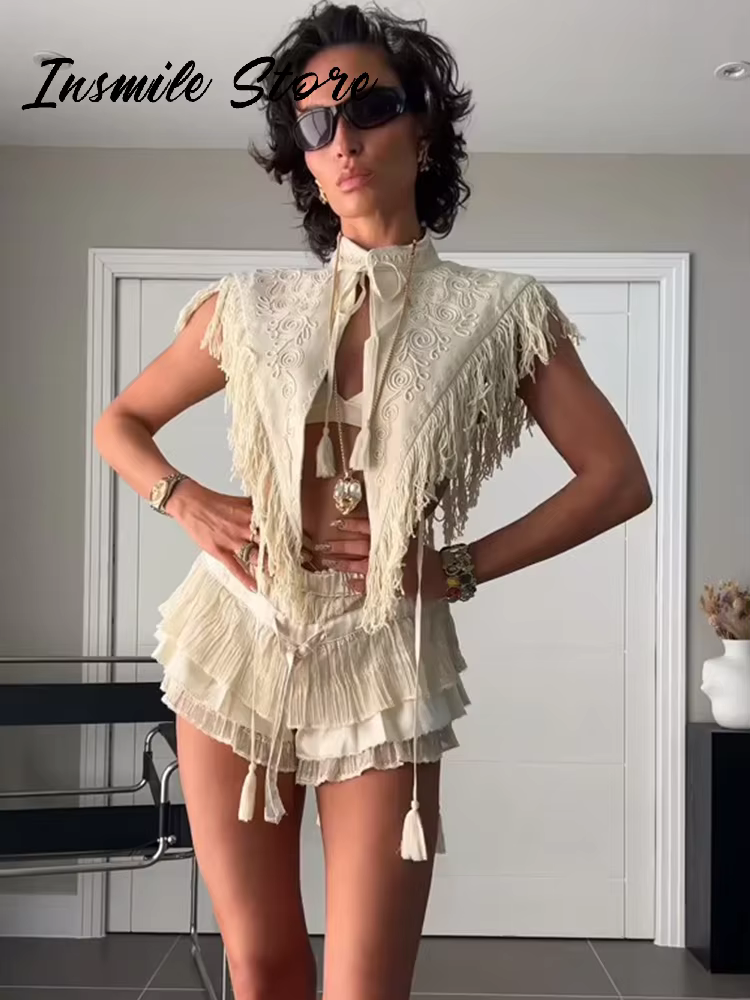 Nouvelles Écharpes Femme Broderie Mode Pompons Élégantes à Lacets Col Montant Châle Féminin Accessoires de Vacances Été 2026
