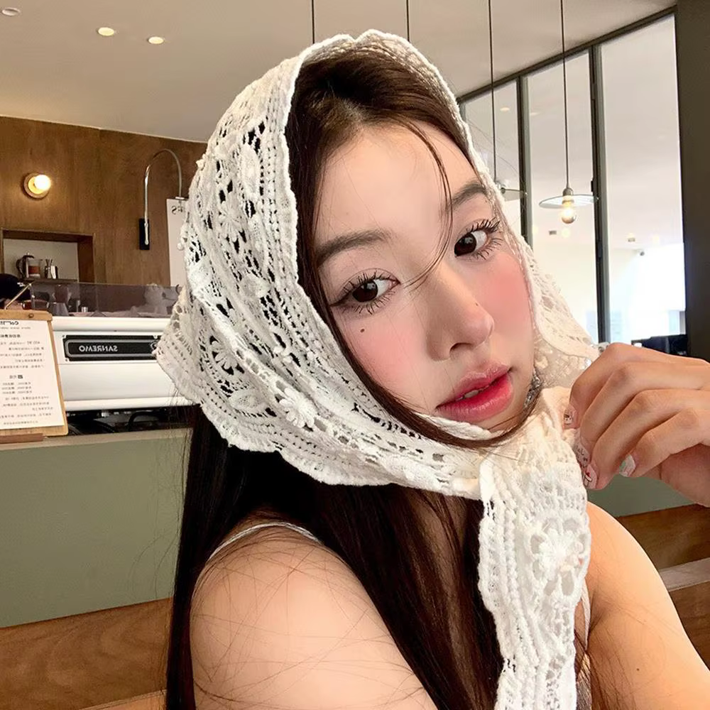 Rétro fait à la main Crochet creux écharpe femmes Triangle foulard été dentelle broderie