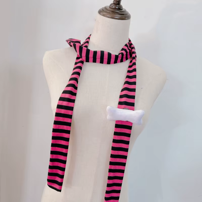 Écharpes rayées noires et blanches style Harajuku Y2K avec décorations en os