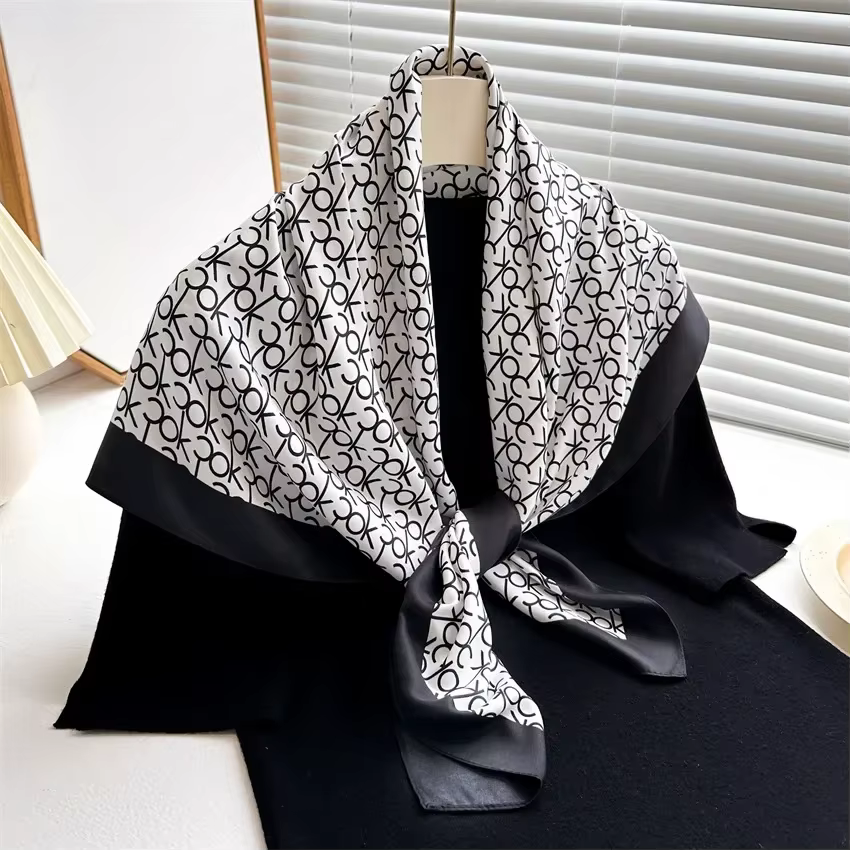 2025 nouvelle mode léger luxe lettres imprimer foulard en soie 90 cm femmes sergé Simple carré foulards dames crème