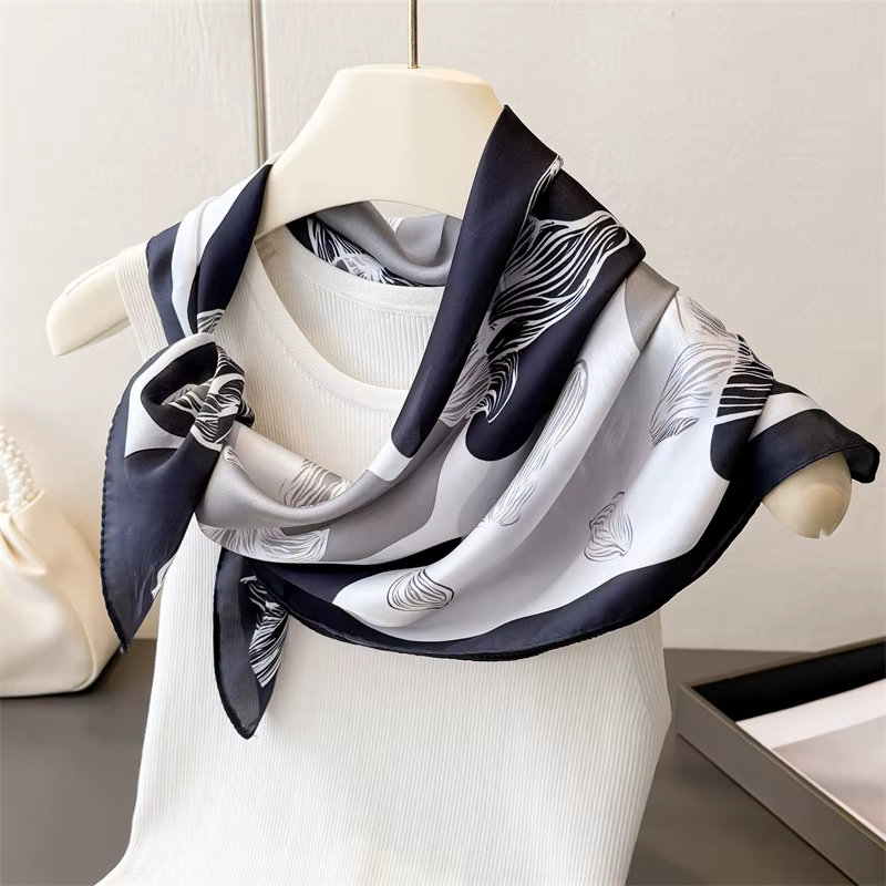Foulard carré imprimé pour femme