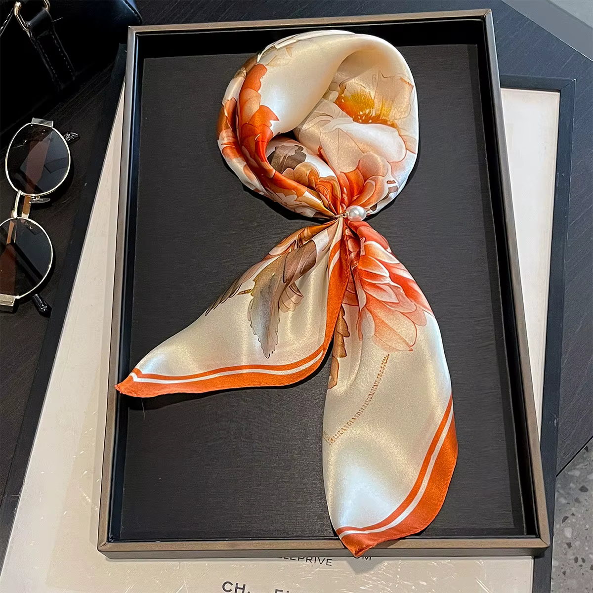 Foulard carré pour femme
