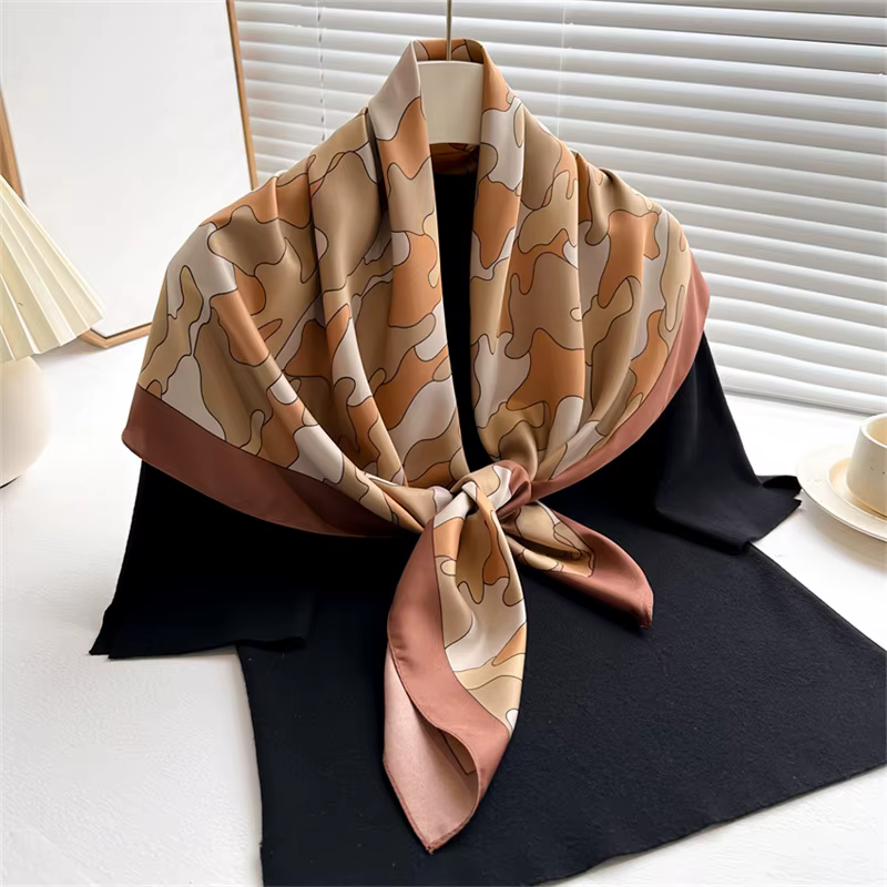 Grand Foulard Carré à Imprimé Nuage pour Femme