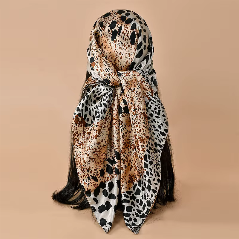 Nouveau Foulard Carré Imprimé Léopard 2026 pour Femme