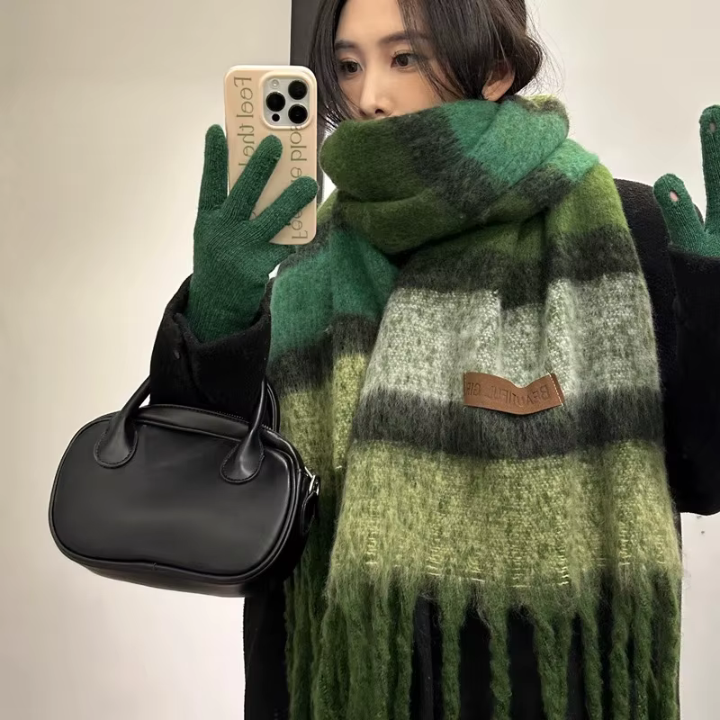 Écharpe pour femmes hiver rayé horizontal Mohair Version coréenne polyvalent étudiant haut de gamme épaissi chaud cou