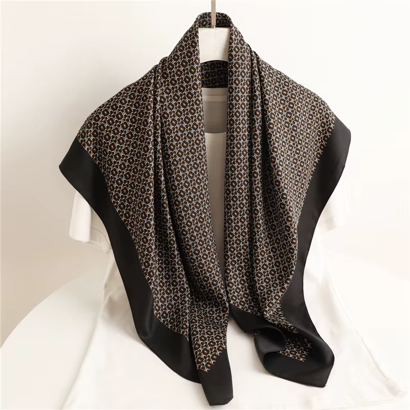 90*90 cm Satin écharpe Scarftop chapeaux pour femme mode quatre saisons cheveux accessoires Hijab Foulard Bandana châle