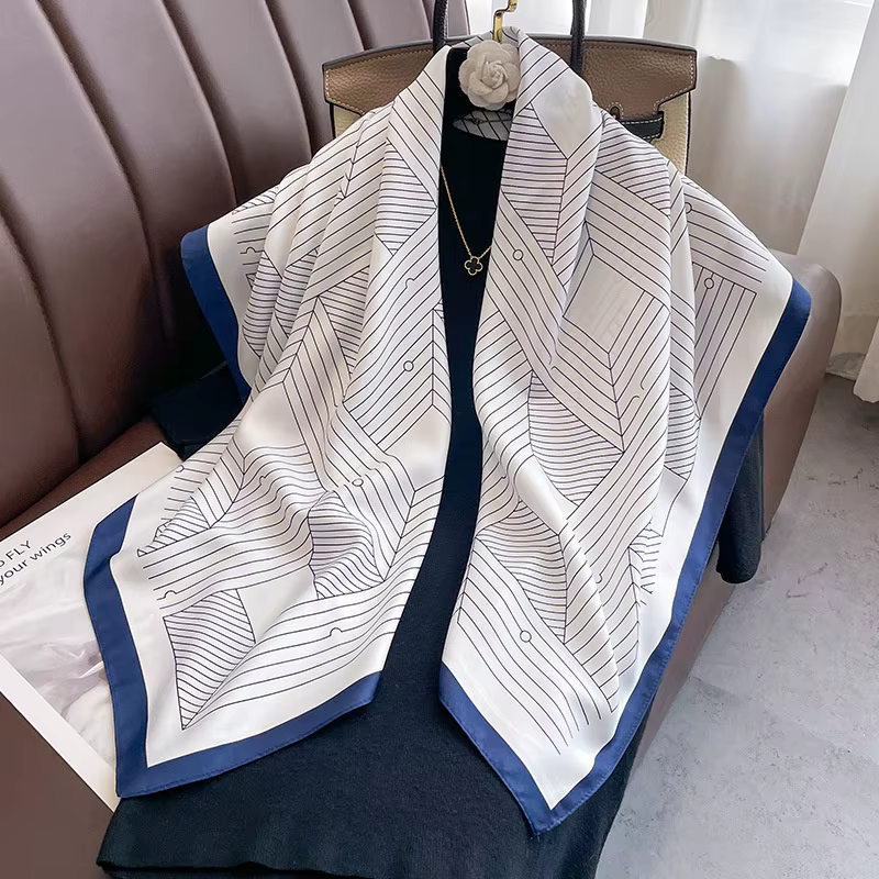 Foulard Carré de Marque de Luxe pour Femme
