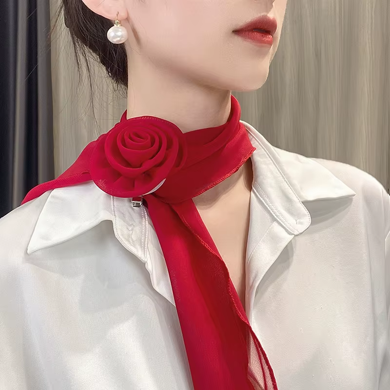 Foulard en soie au design rose élégant
