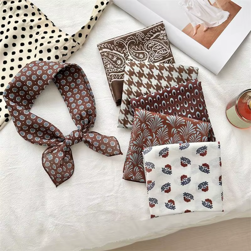 Foulard carré 55*55 cm en soie imprimée rétro pour femme