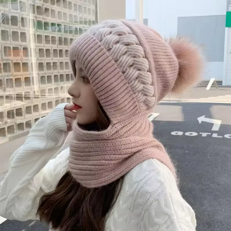 Bonnet et écharpe tout-en-un pour femme