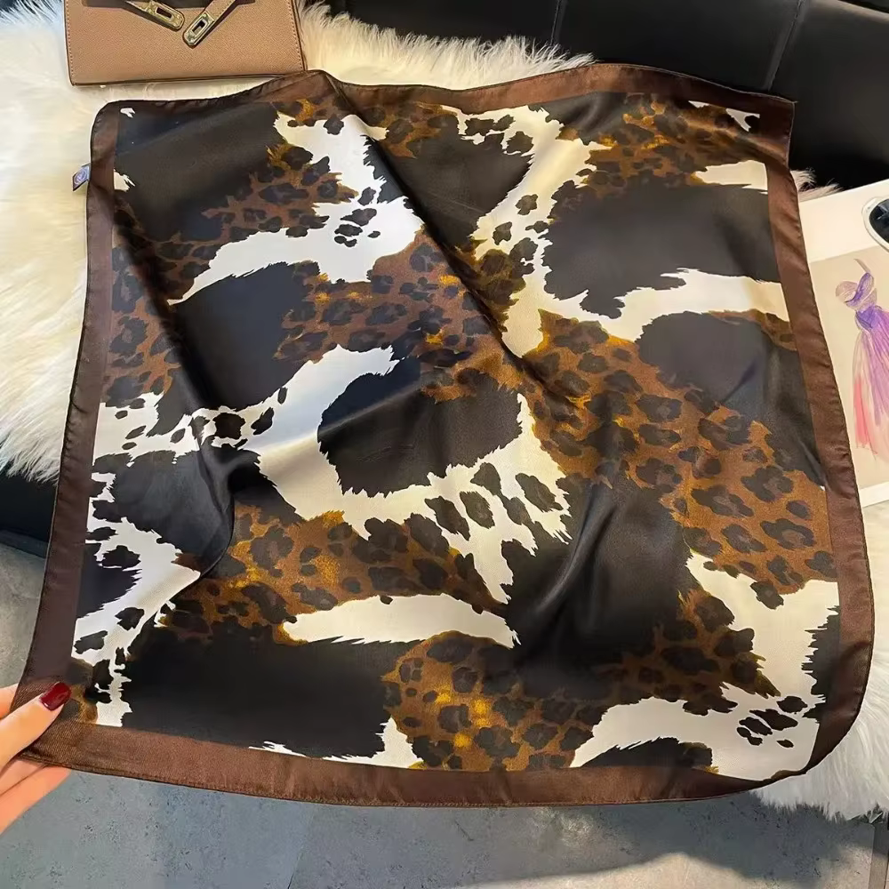 Écharpe imprimée léopard de 68 cm en fibre de polyester pour toutes les saisons