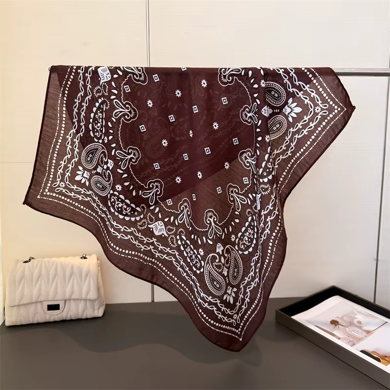 Foulard carré de luxe en forme de cajou pour femmes