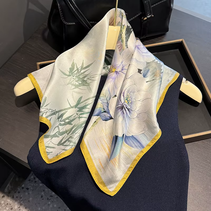 Foulard carré en soie de mûrier pour femmes