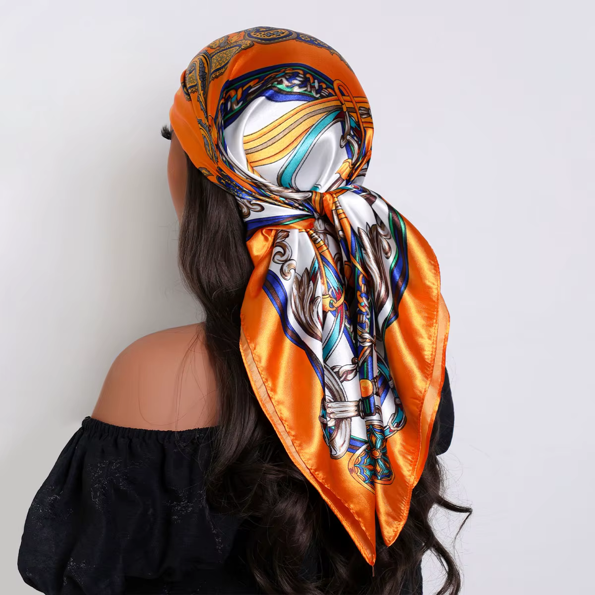 Foulard de tête carré en soie pour femmes