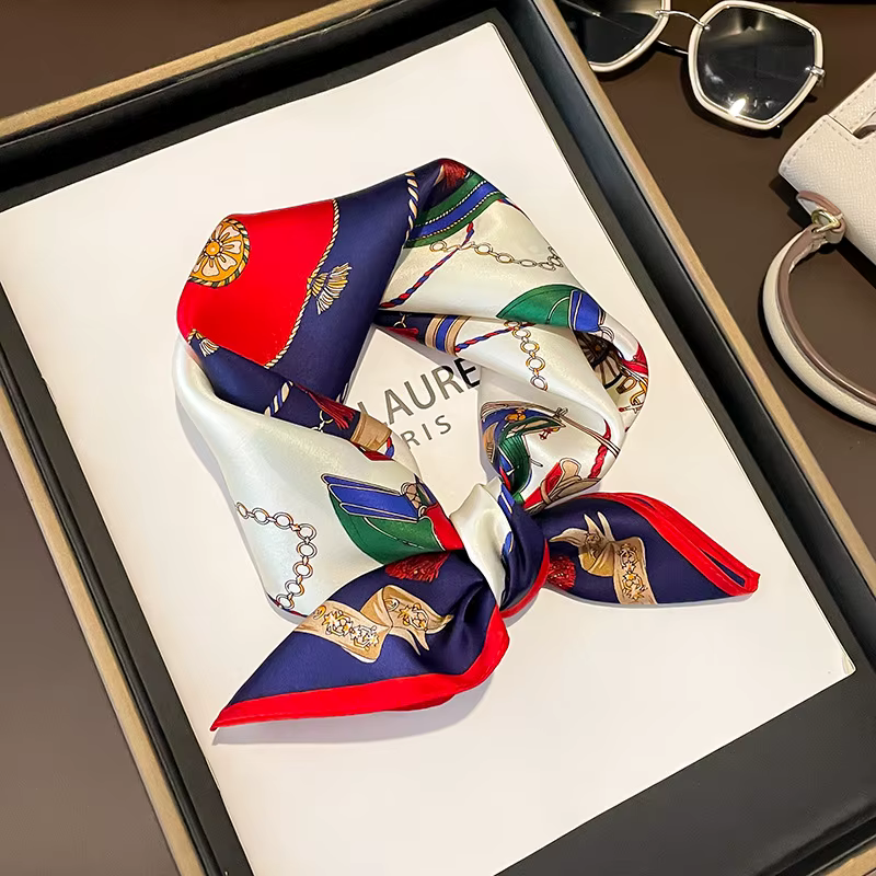 Foulard carré en soie de mûrier 100%