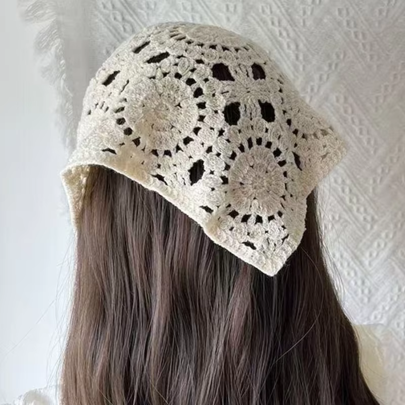 Foulard triangulaire en crochet pour femme