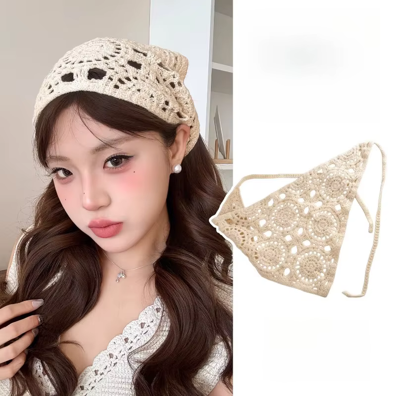 Foulard Triangle Femme en Crochet Creux