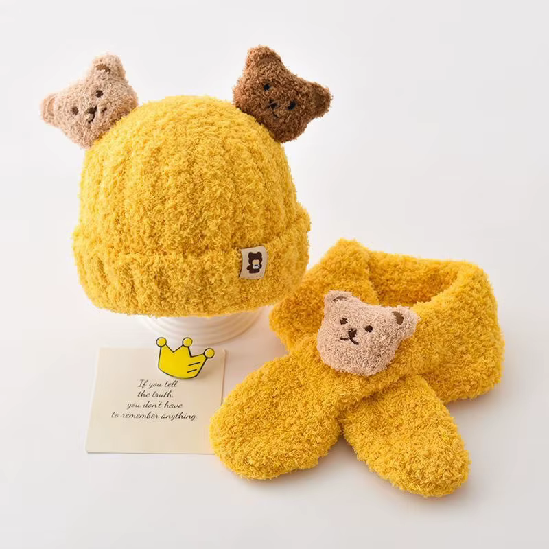 Chapeau et écharpe pour bébé