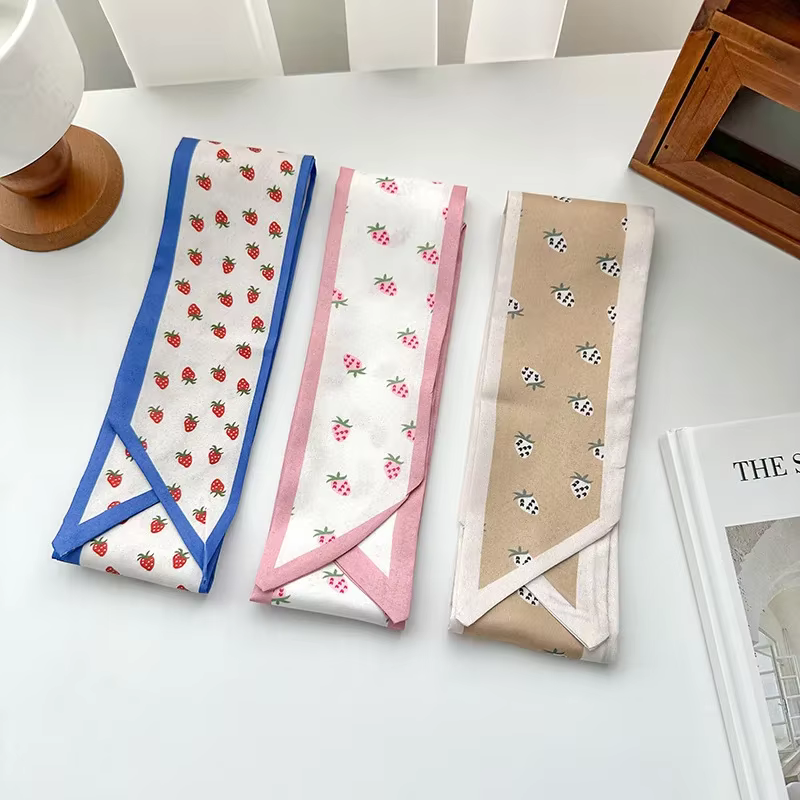 Petit foulard en soie pour femmes