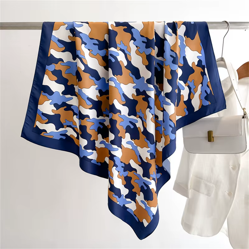 Grand Foulard Carré à Imprimé Nuage pour Femme
