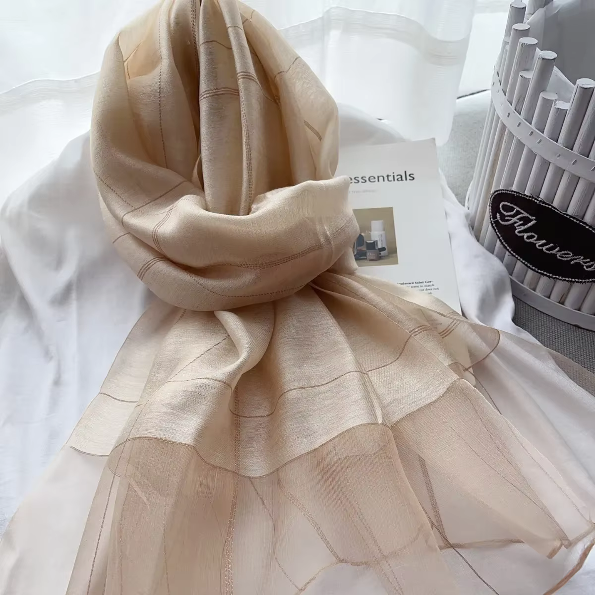 Écharpe longue en soie de mûrier pour femmes, châle léger printemps-automne, accessoire de luxe élégant, couleur unie, mode polyvalente