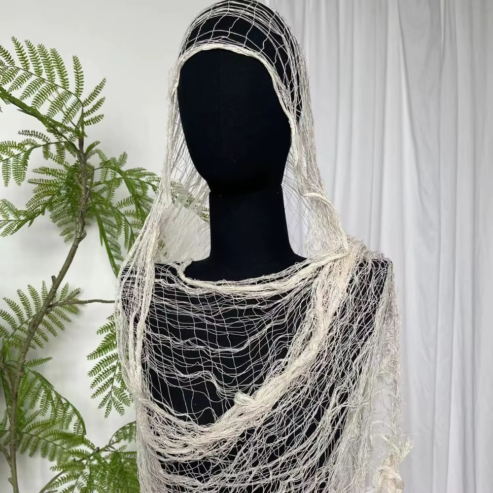 Écharpe légère et tendance en détresse