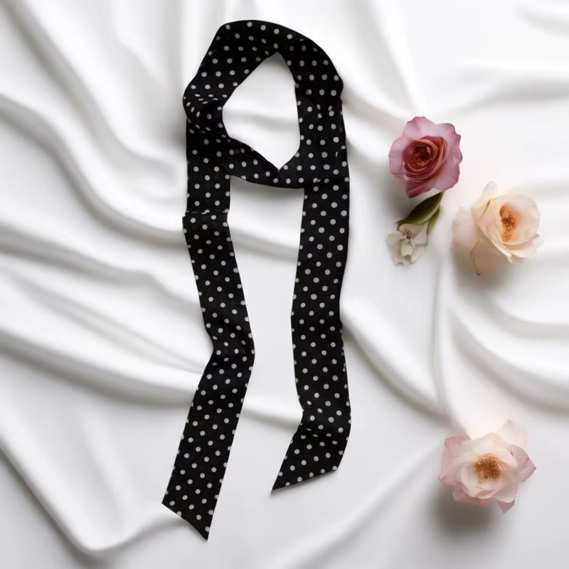 Petite écharpe à pois pour femmes