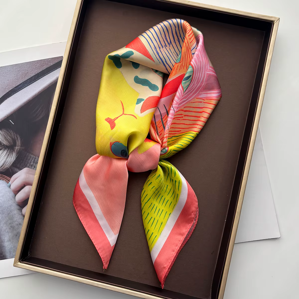 Foulard carré en soie pour femmes