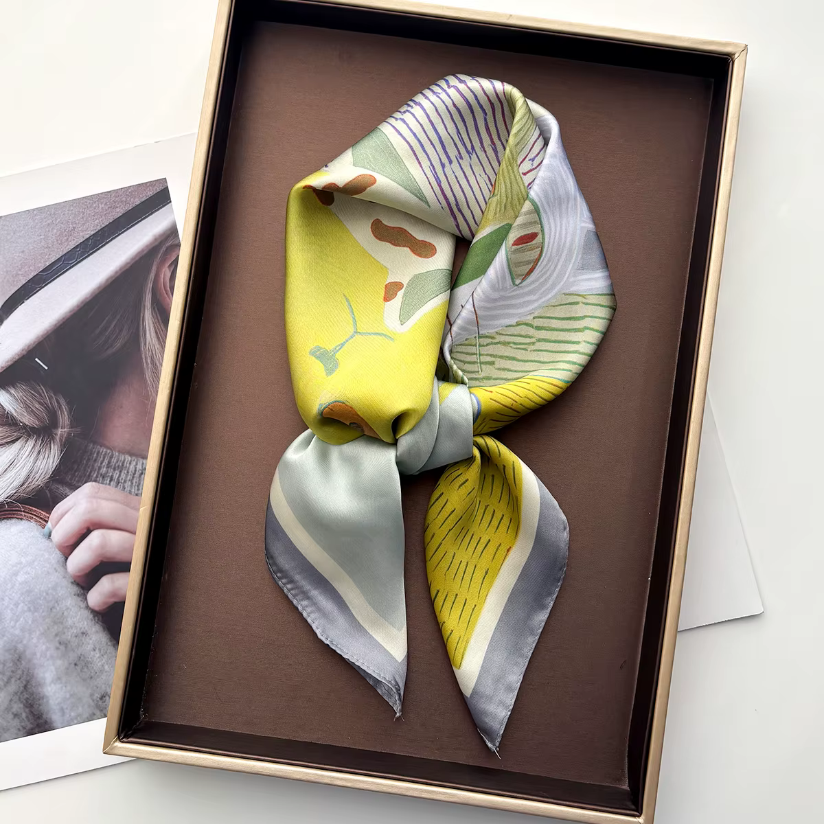 Foulard carré en soie pour femmes