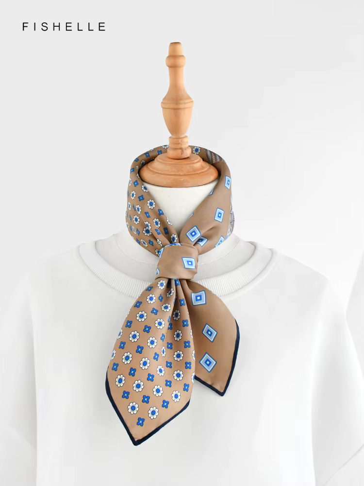 Petit Foulard Carré en Soie Naturelle Patchwork de Couleur Camel