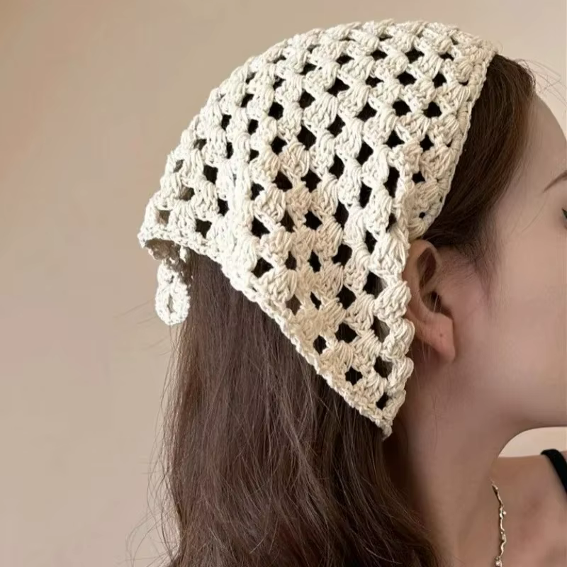 Foulard triangulaire bohème en dentelle de coton blanc pour femme
