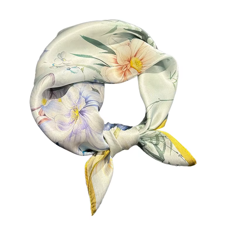 Foulard carré en soie de mûrier pour femmes
