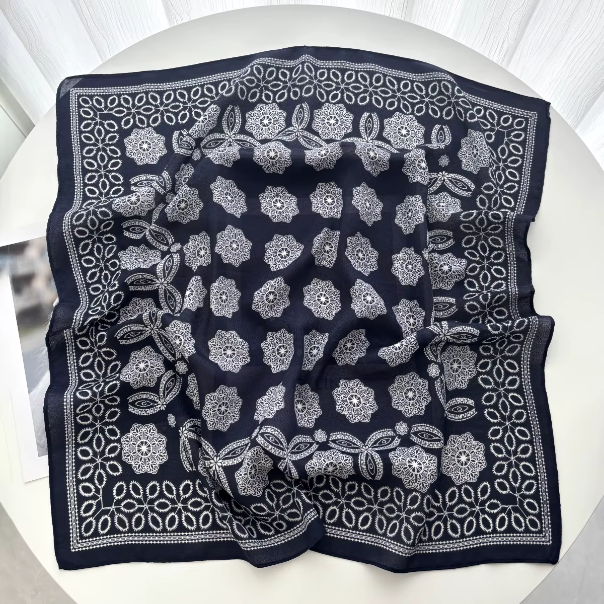 Foulard carré de luxe pour femmes